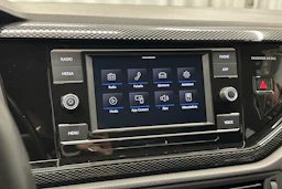 harmaa Volkswagen Taigo 2024 kuva 17.