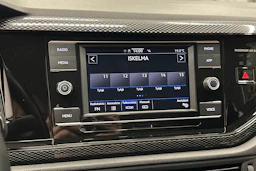 harmaa Volkswagen Taigo 2024 kuva 18.