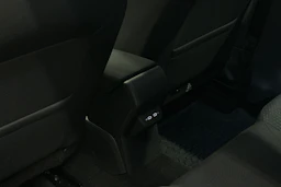 harmaa Volkswagen Taigo 2024 kuva 27.