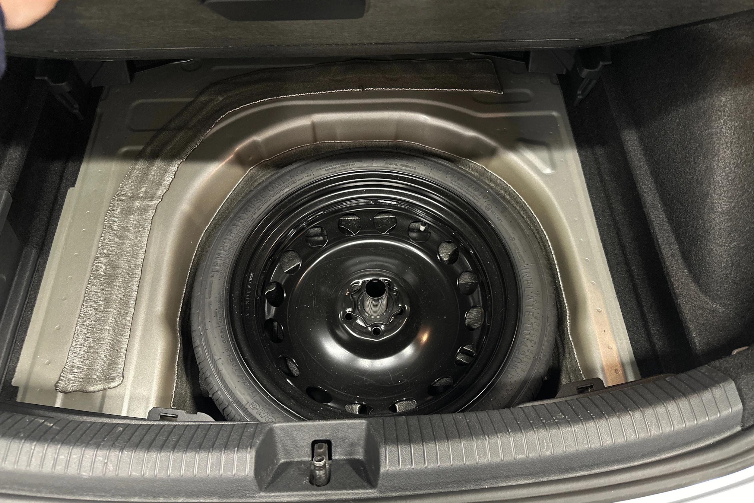 harmaa Volkswagen Taigo 2024 kuva 29.