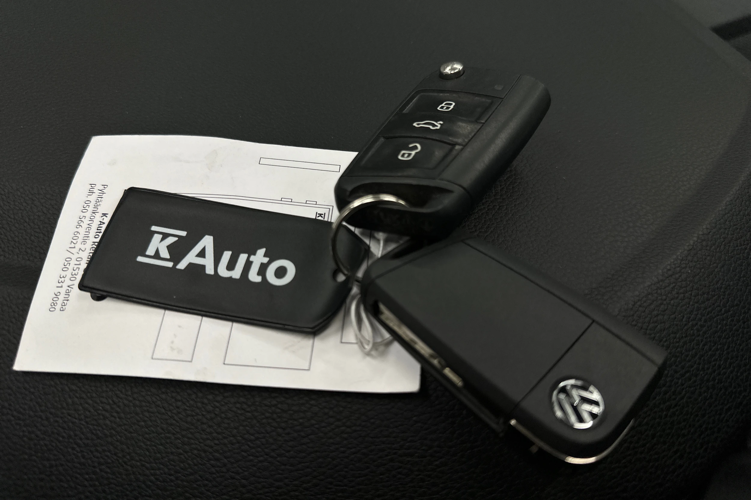 harmaa Volkswagen Taigo 2024 kuva 30.