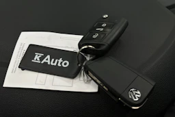 harmaa Volkswagen Taigo 2024 kuva 30.