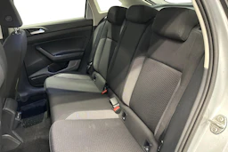 harmaa Volkswagen Taigo 2024 kuva 8.