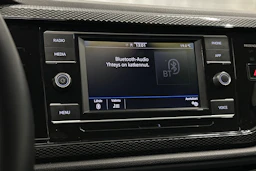 harmaa Volkswagen Taigo 2024 kuva 19.