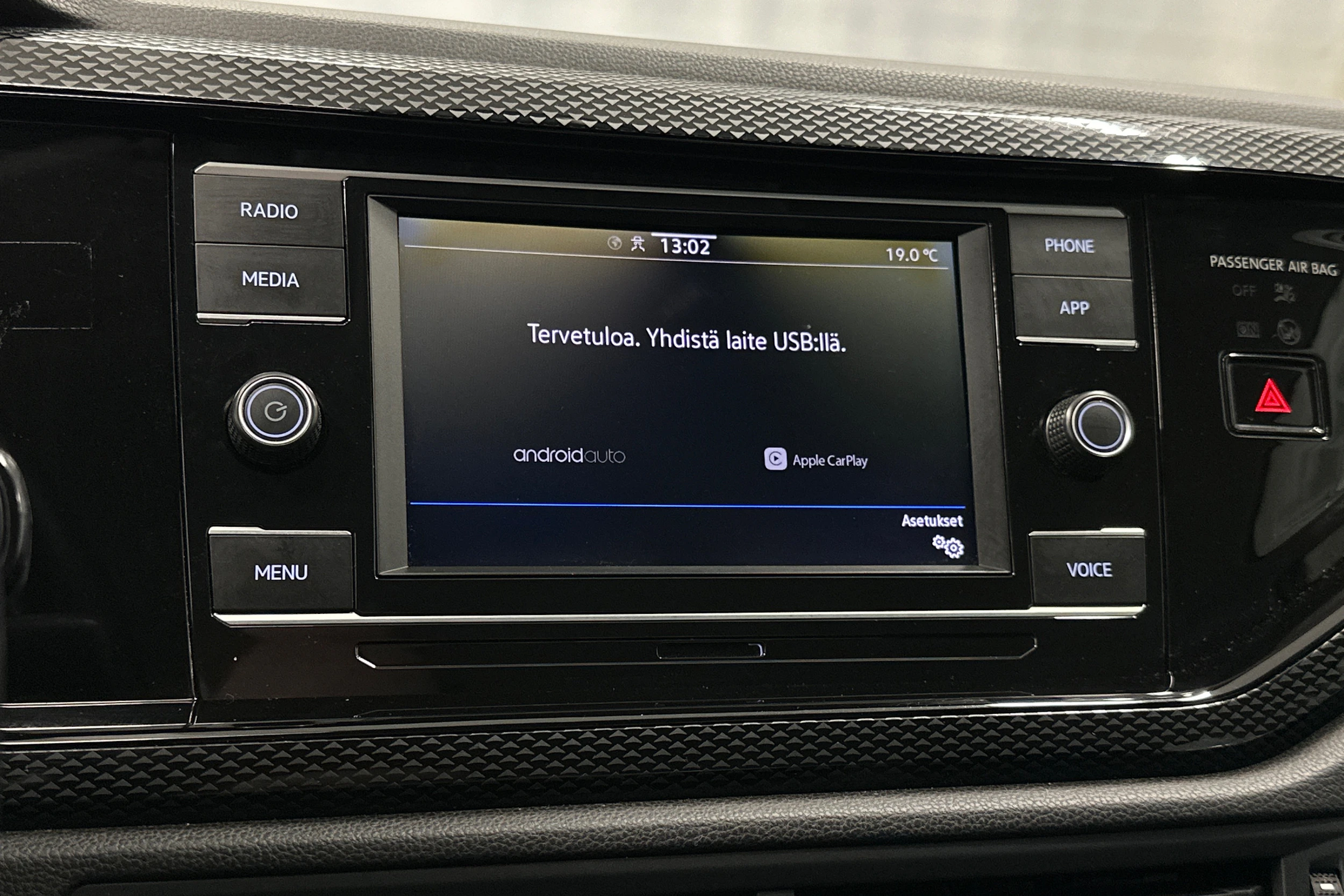 harmaa Volkswagen Taigo 2024 kuva 20.