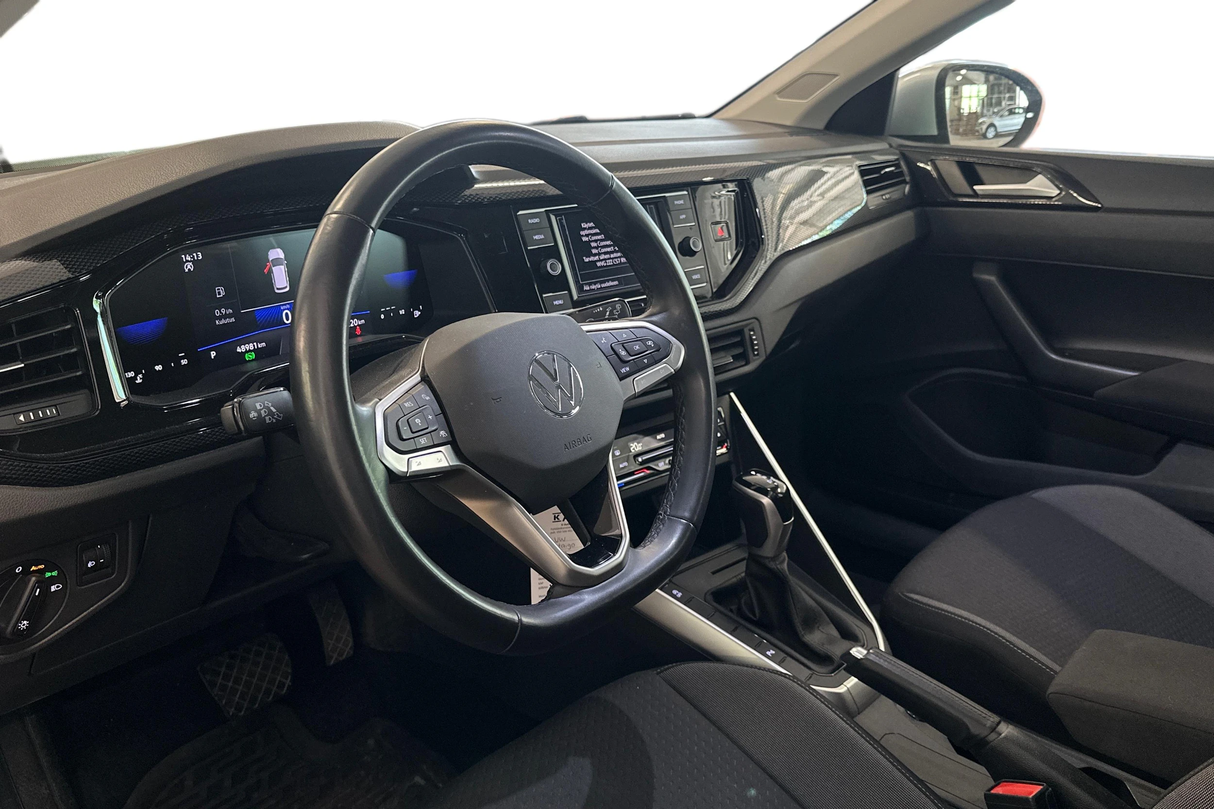 harmaa Volkswagen Taigo 2024 kuva 3.