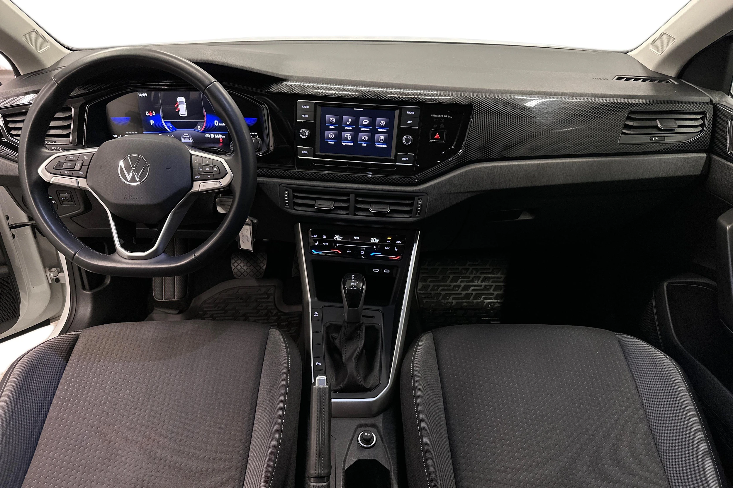 valkoinen Volkswagen Taigo 2024 kuva 7.