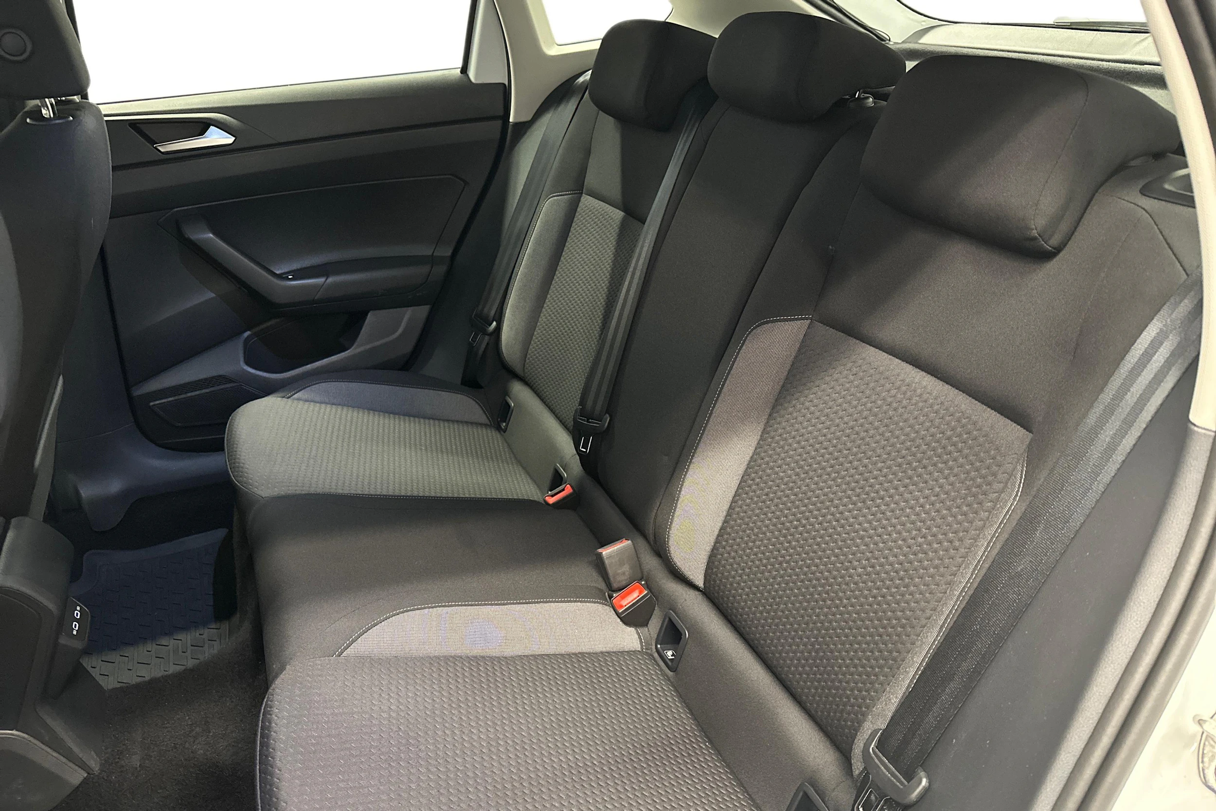 valkoinen Volkswagen Taigo 2024 kuva 8.