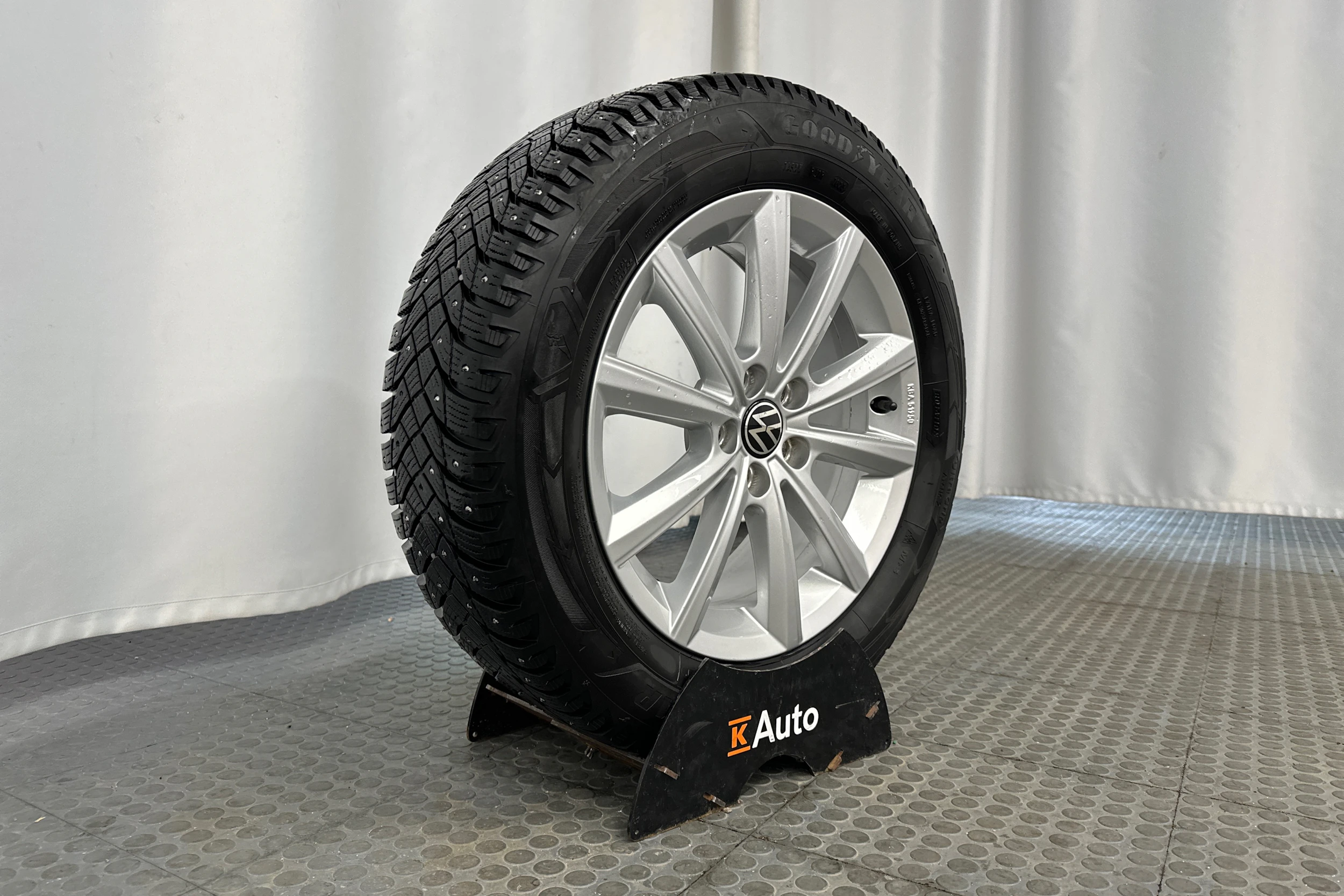 valkoinen Volkswagen Taigo 2024 kuva 10.