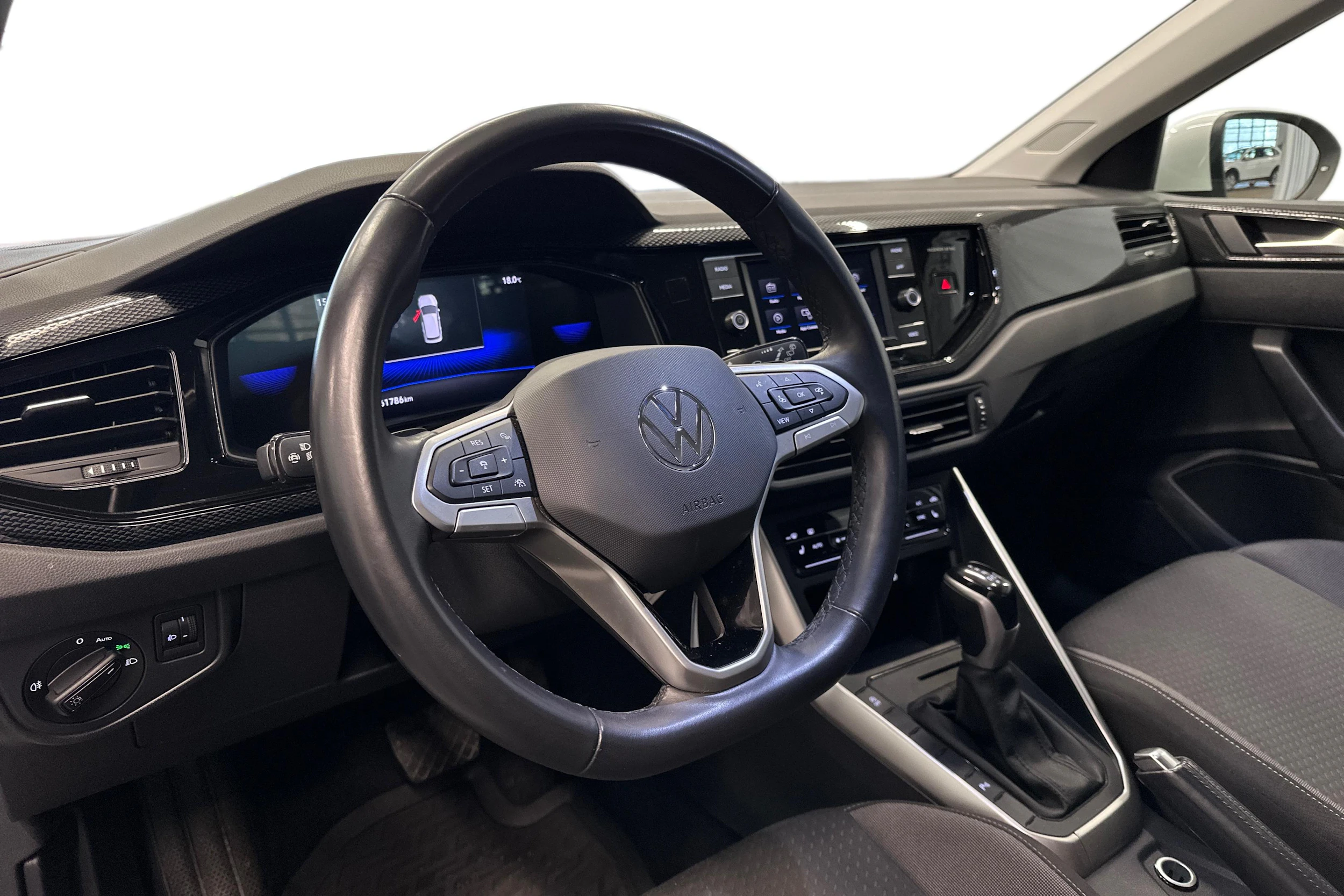 valkoinen Volkswagen Taigo 2024 kuva 3.