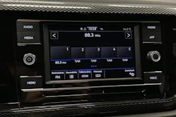 valkoinen Volkswagen Taigo 2024 kuva 17.