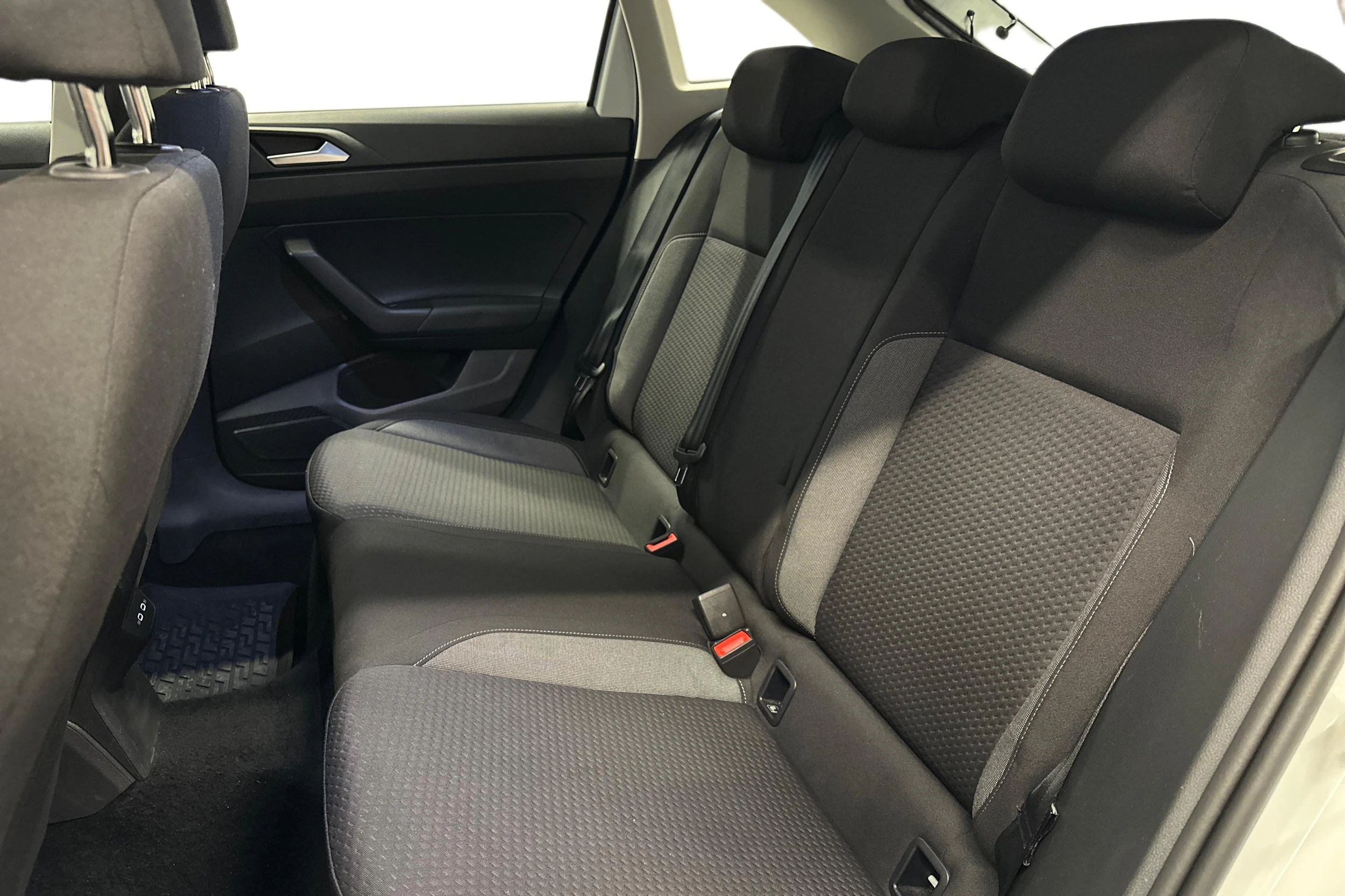 valkoinen Volkswagen Taigo 2024 kuva 8.
