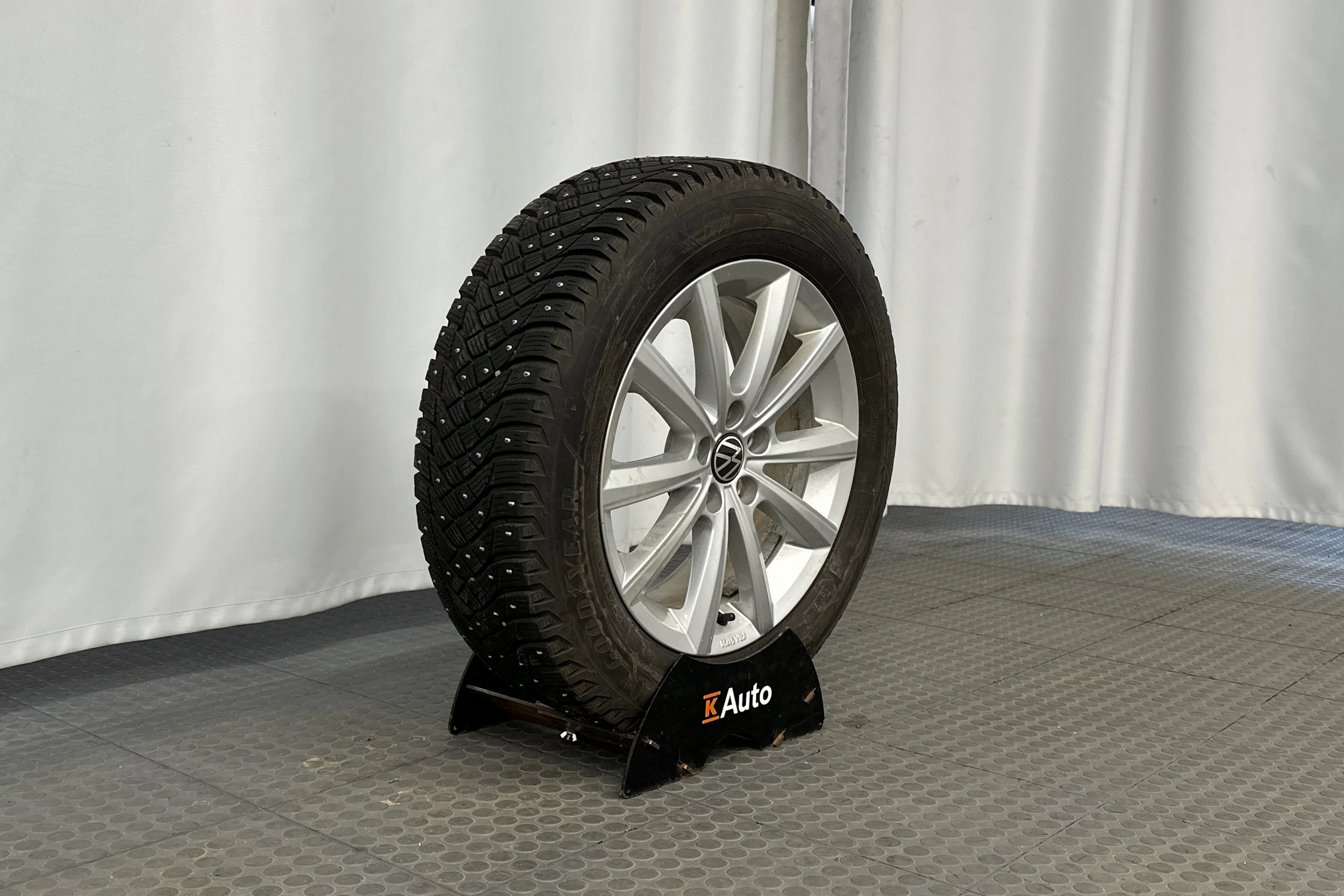 valkoinen Volkswagen Taigo 2024 kuva 10.