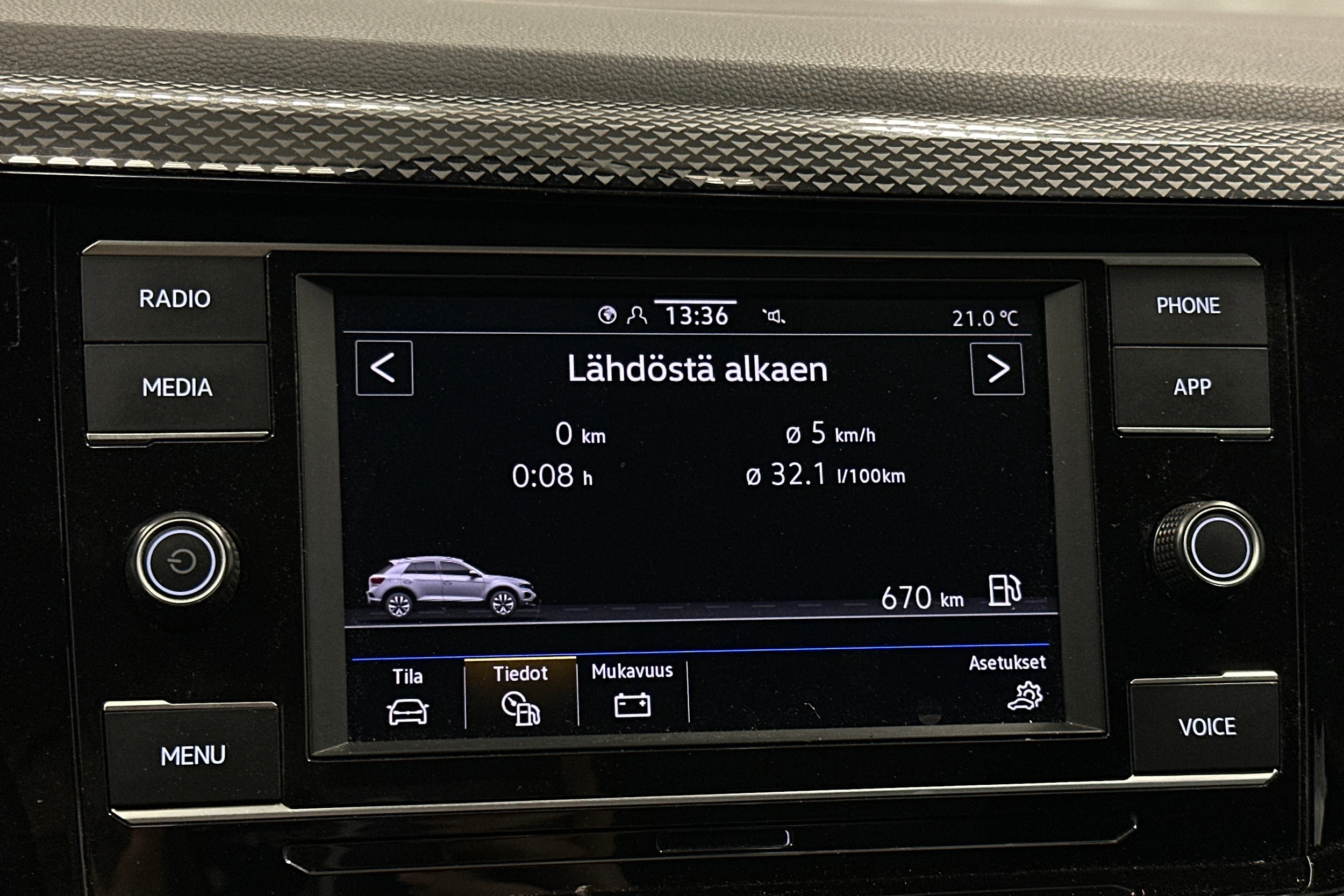 valkoinen Volkswagen Taigo 2024 kuva 19.