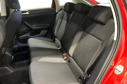 punainen Volkswagen Taigo 2024 kuva 8.