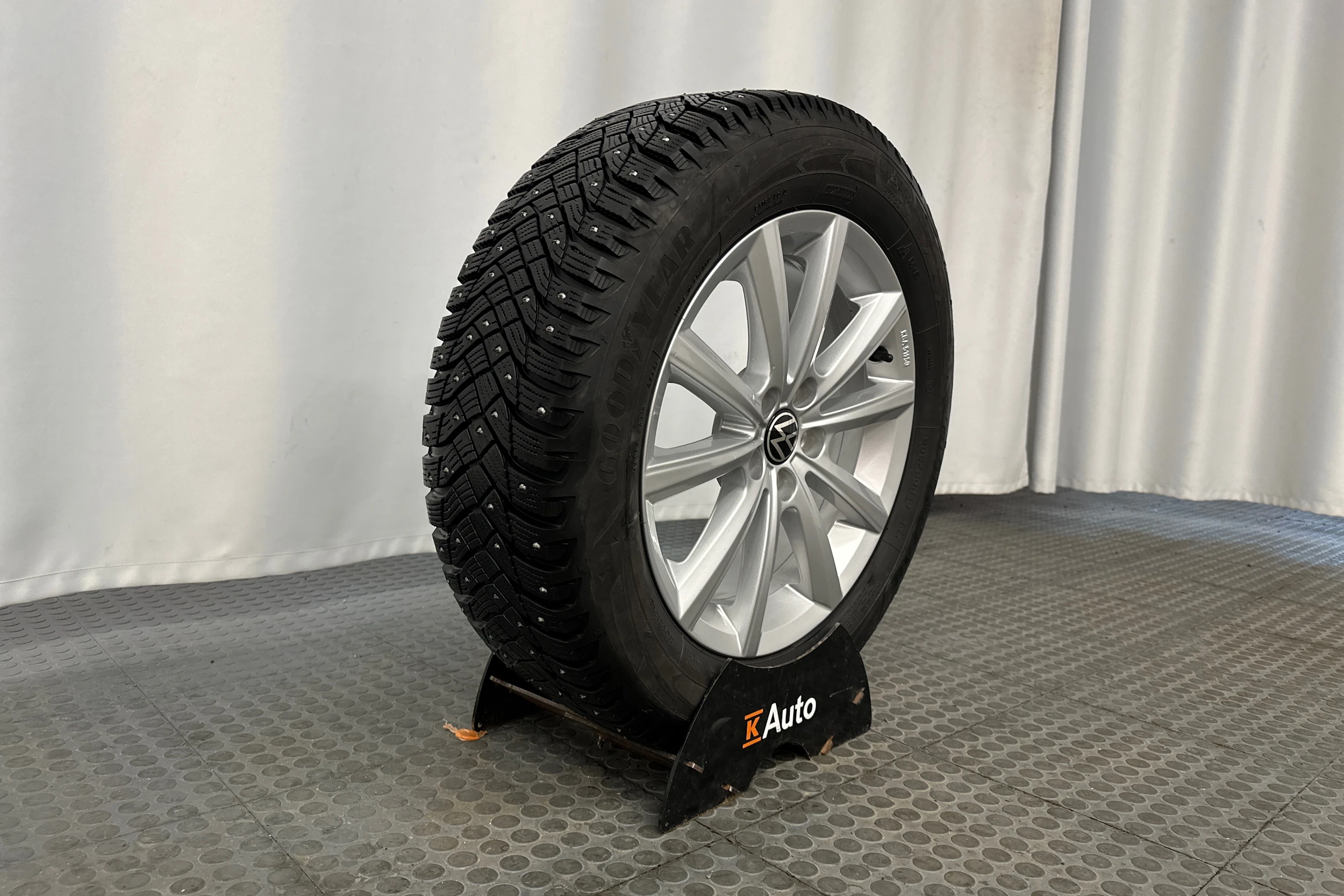 punainen Volkswagen Taigo 2024 kuva 10.
