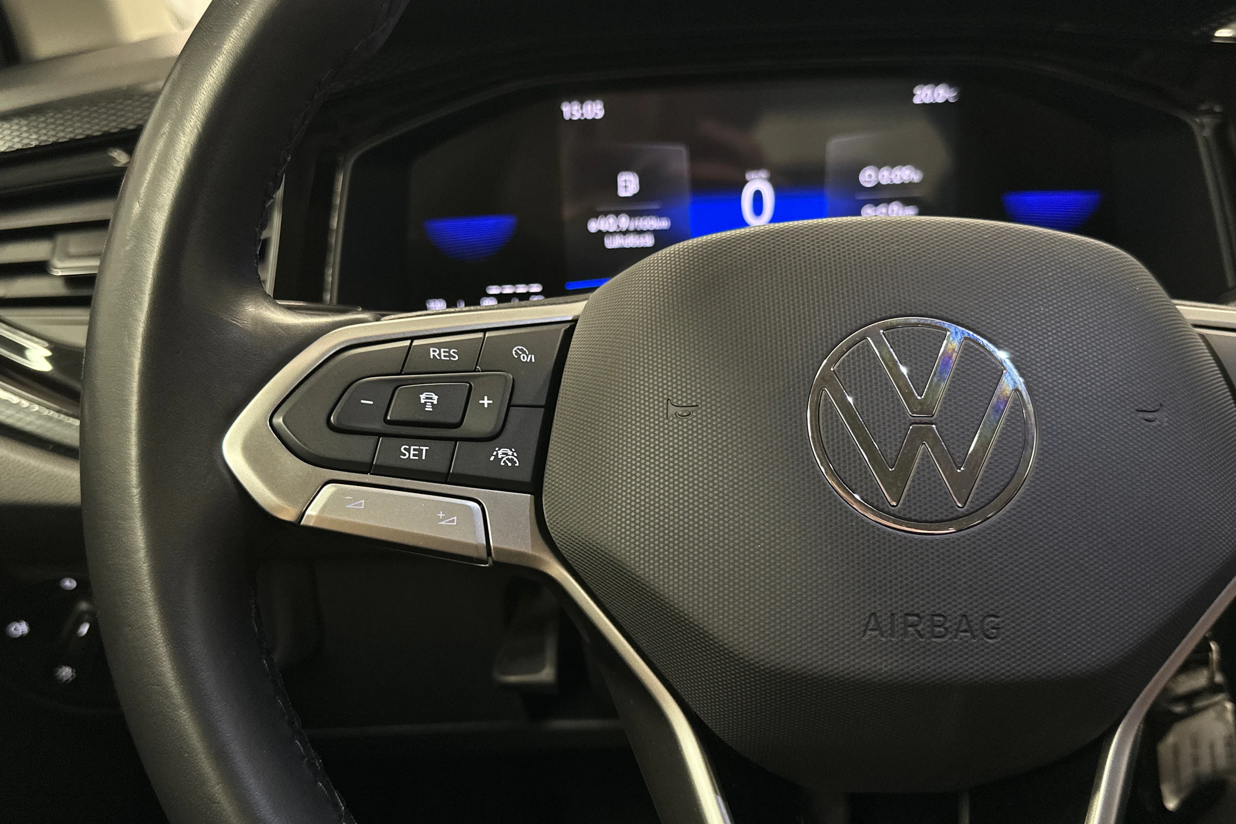punainen Volkswagen Taigo 2024 kuva 11.