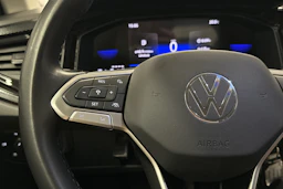 punainen Volkswagen Taigo 2024 kuva 11.
