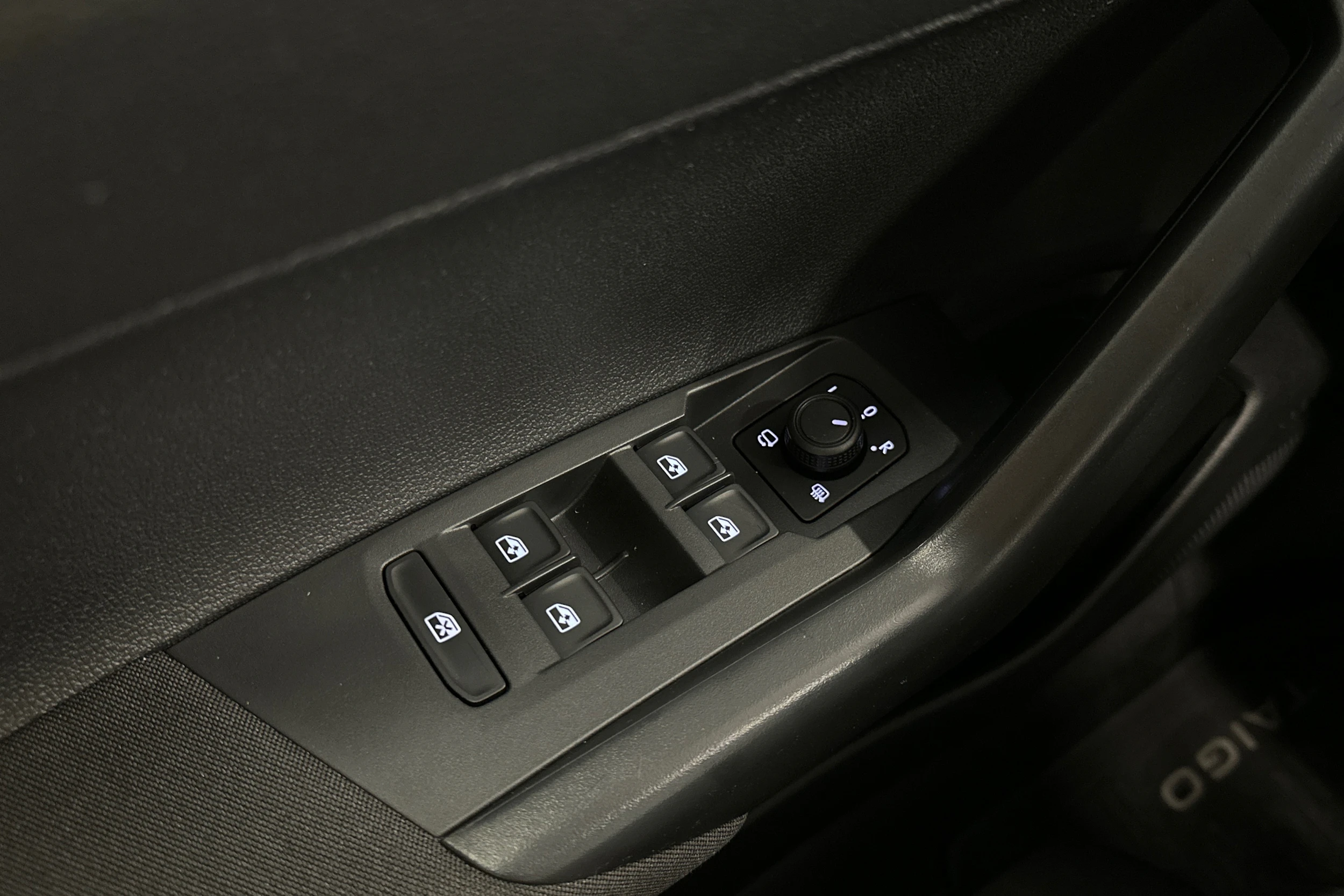 punainen Volkswagen Taigo 2024 kuva 15.