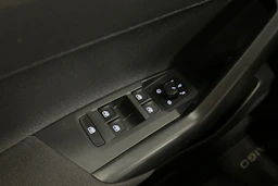 punainen Volkswagen Taigo 2024 kuva 15.