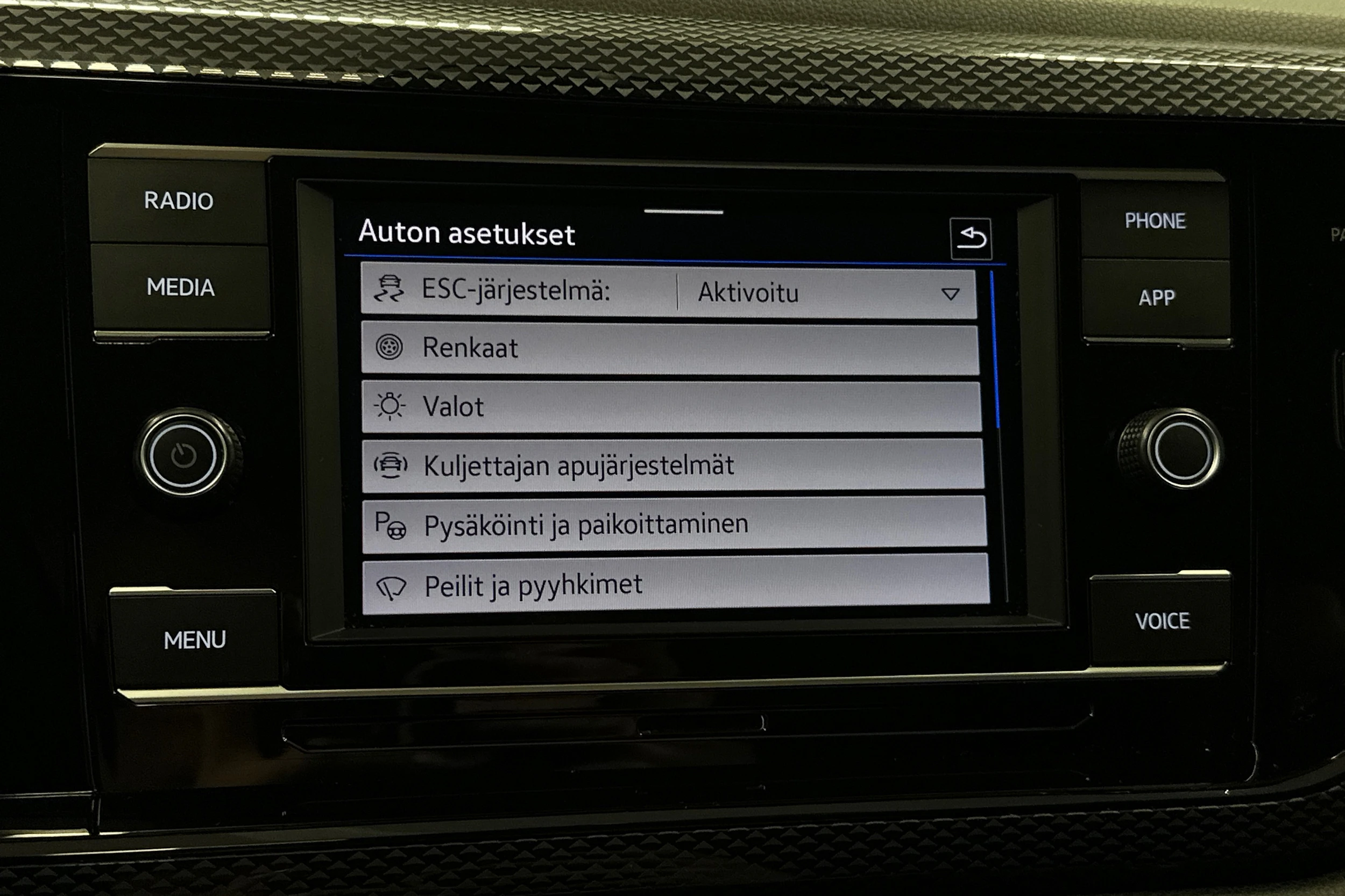punainen Volkswagen Taigo 2024 kuva 24.