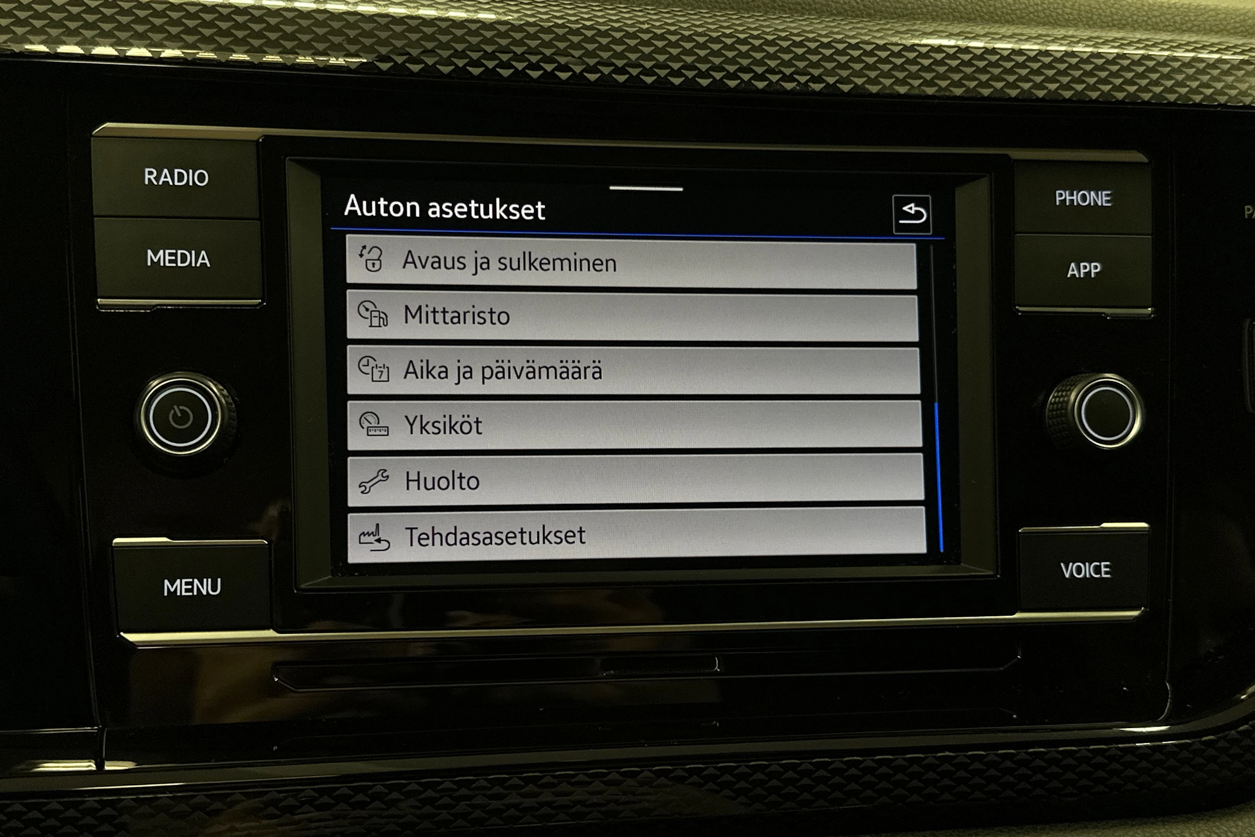 punainen Volkswagen Taigo 2024 kuva 25.