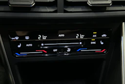 punainen Volkswagen Taigo 2024 kuva 28.