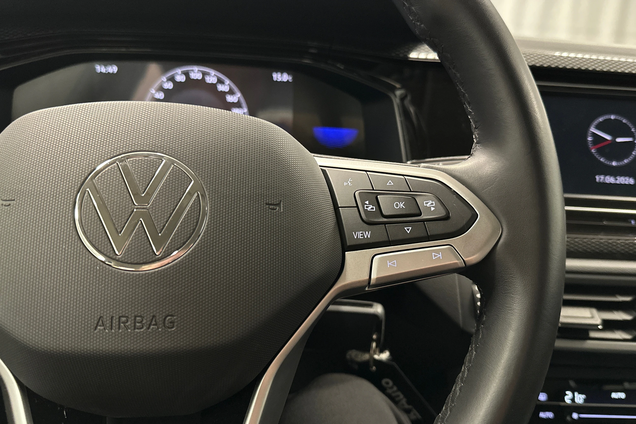 punainen Volkswagen Taigo 2024 kuva 12.