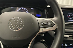 punainen Volkswagen Taigo 2024 kuva 12.