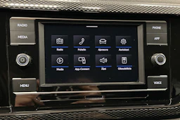 punainen Volkswagen Taigo 2024 kuva 16.