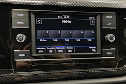 punainen Volkswagen Taigo 2024 kuva 17.