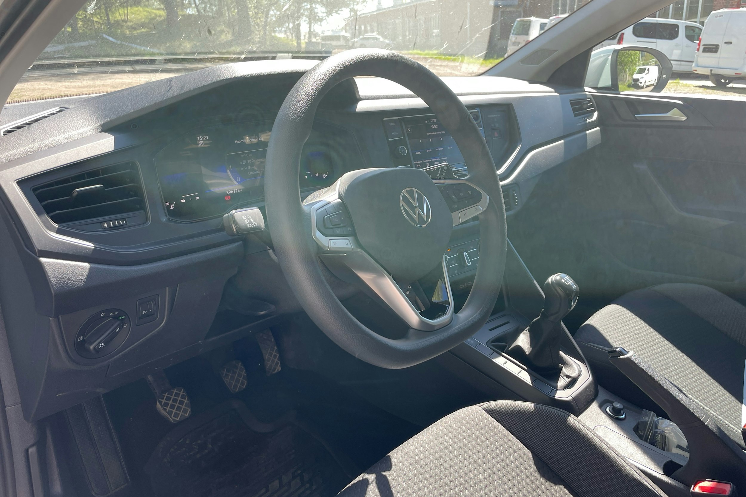 valkoinen Volkswagen Taigo 2024 kuva 3.