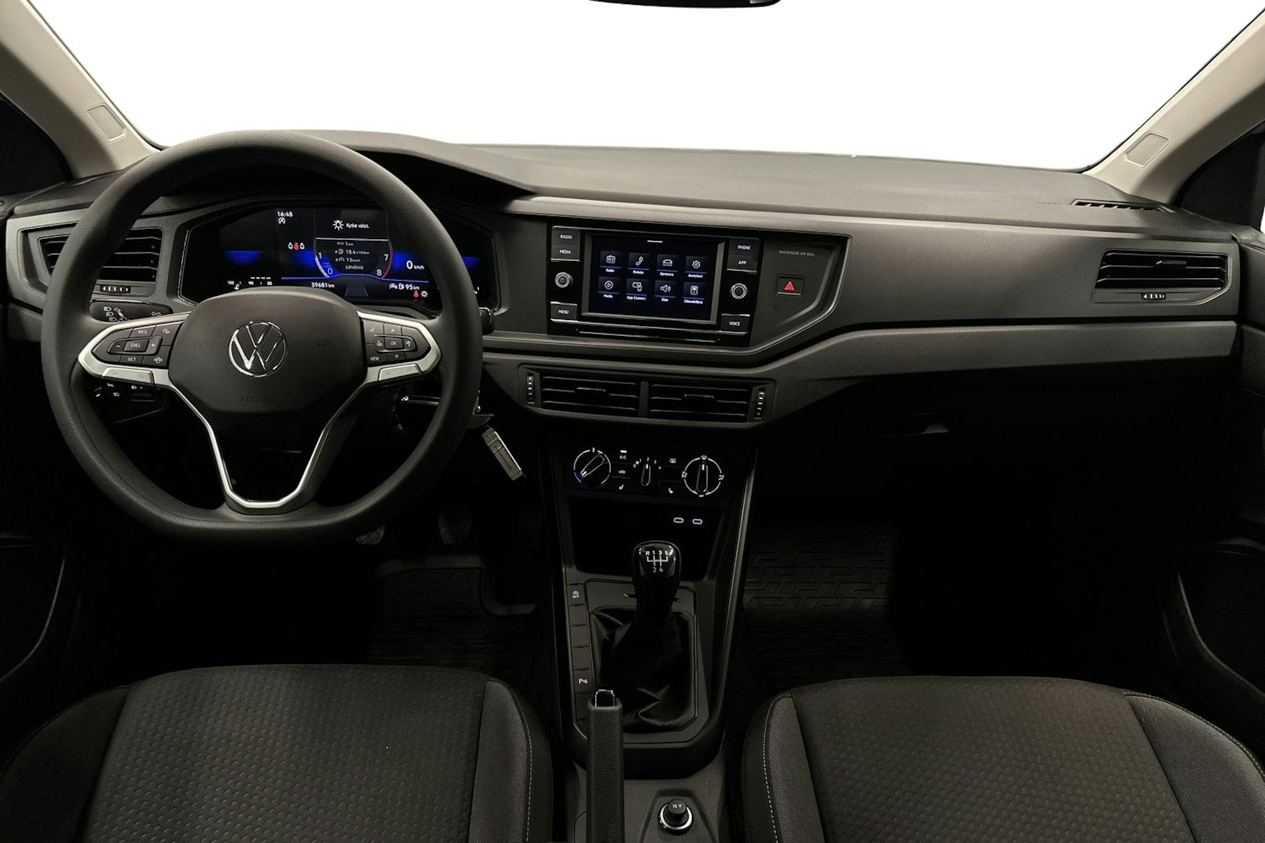 valkoinen Volkswagen Taigo 2024 kuva 7.
