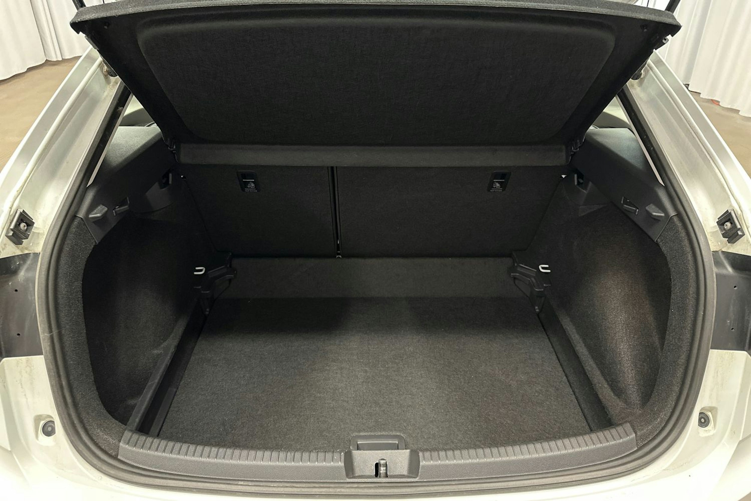 valkoinen Volkswagen Taigo 2024 kuva 11.