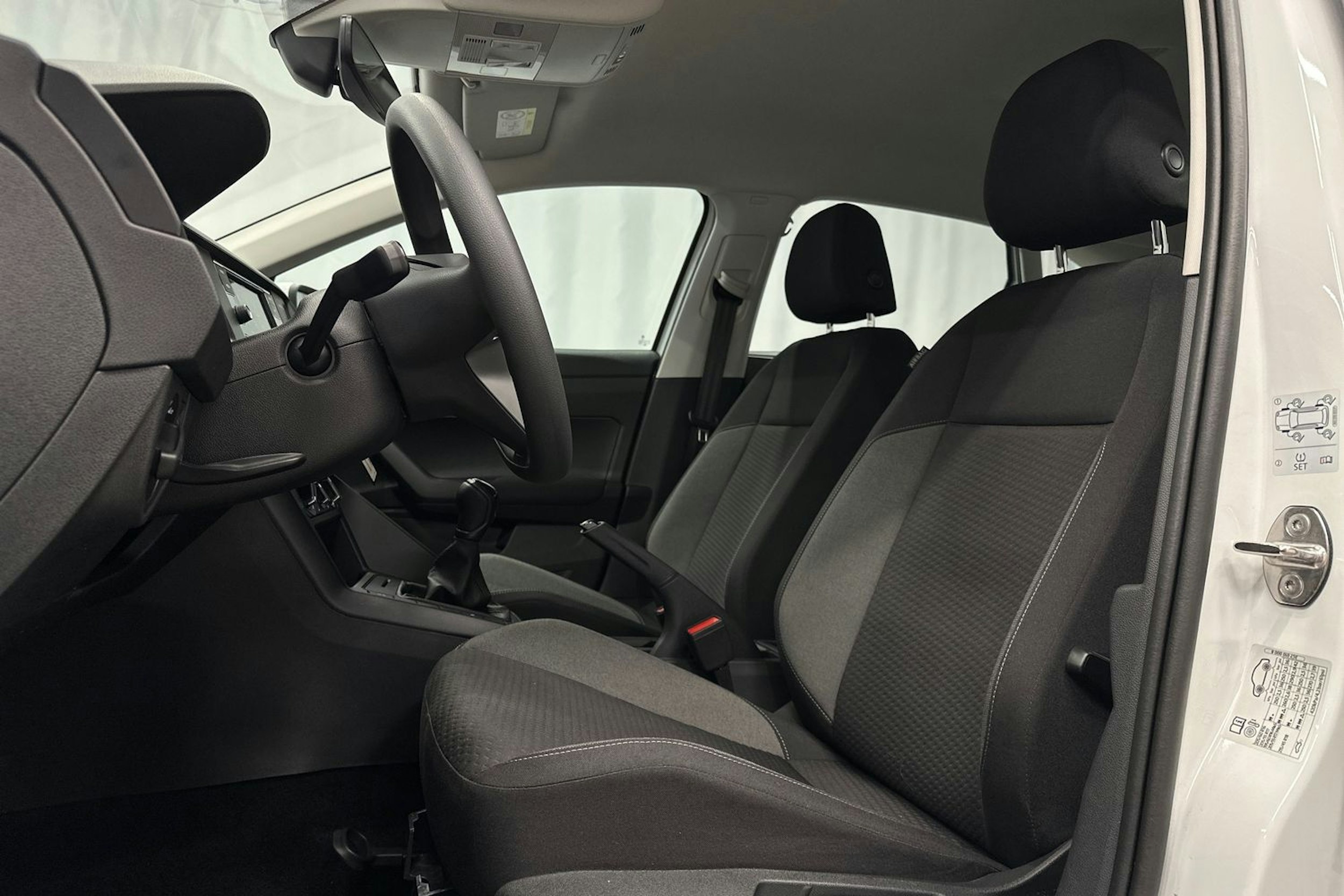 valkoinen Volkswagen Taigo 2024 kuva 12.