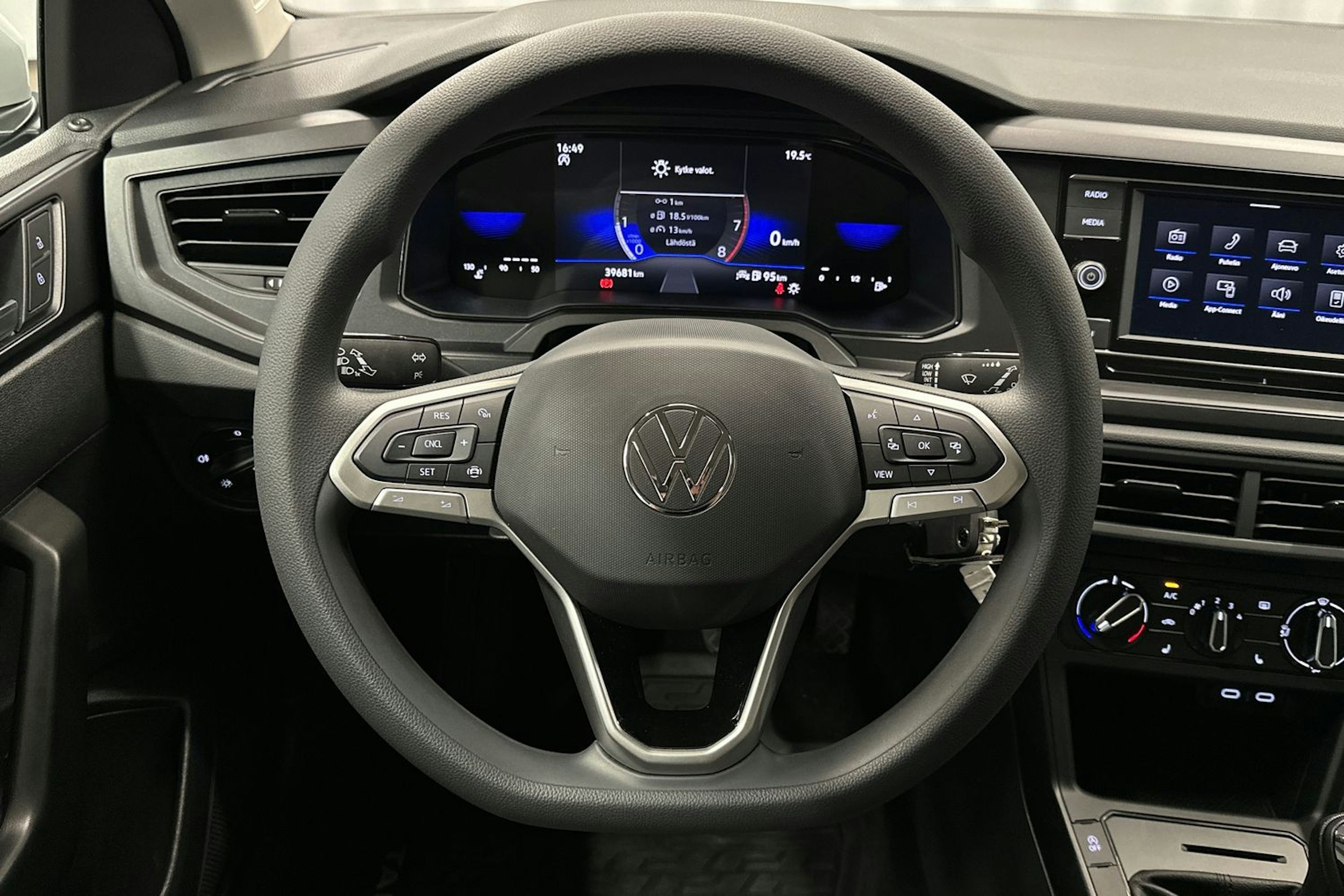 valkoinen Volkswagen Taigo 2024 kuva 13.