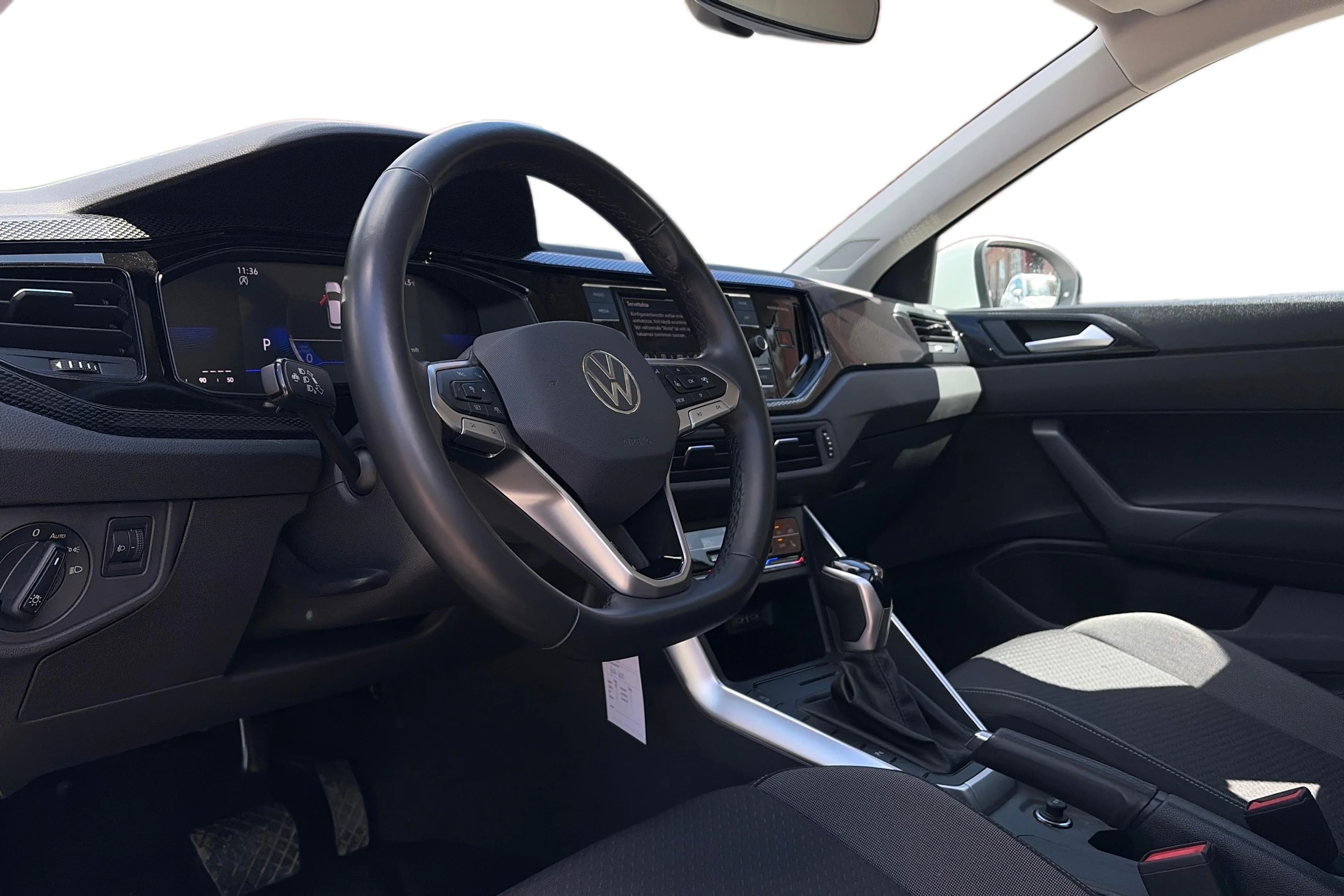 valkoinen Volkswagen Taigo 2024 kuva 3.