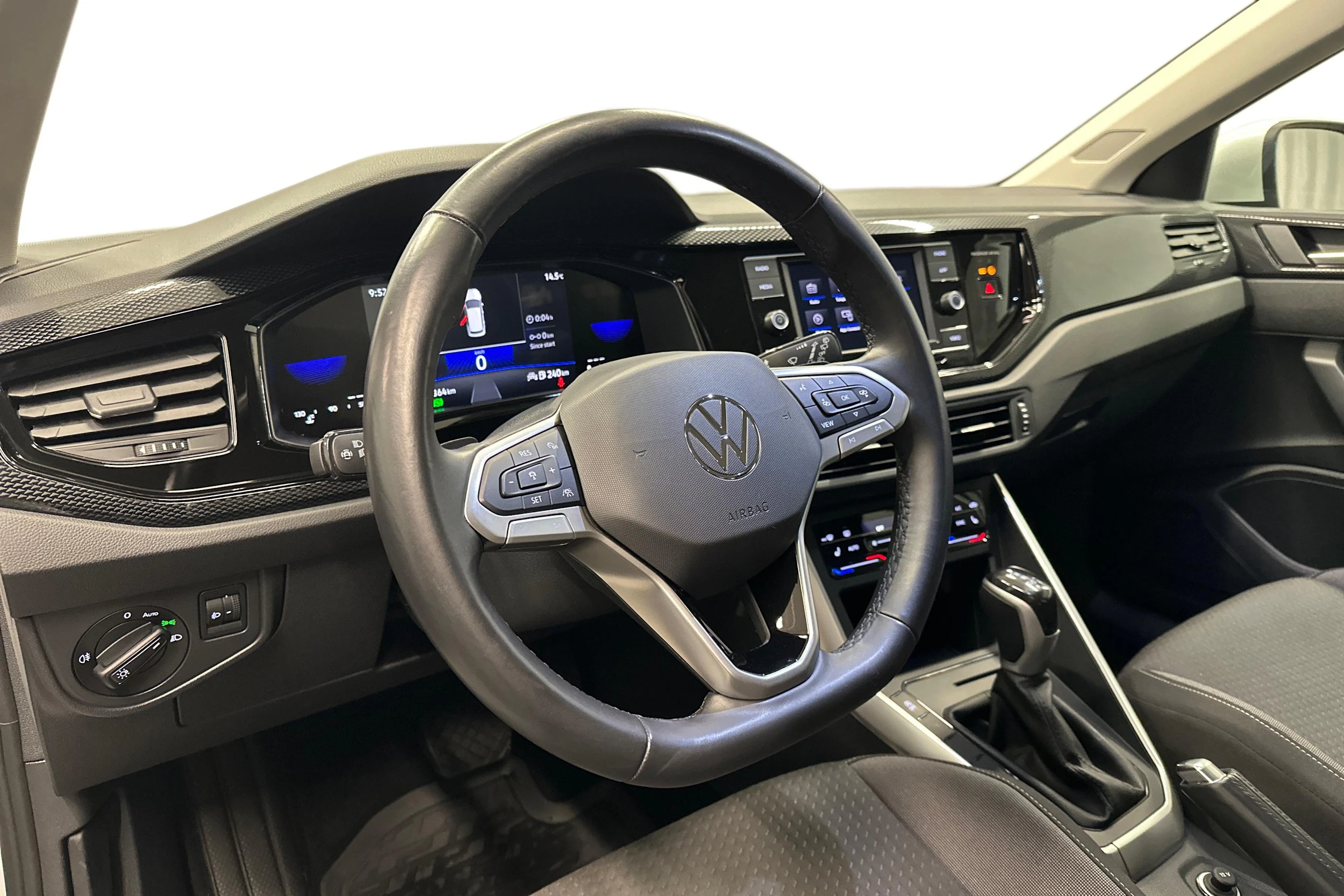 valkoinen Volkswagen Taigo 2024 kuva 6.