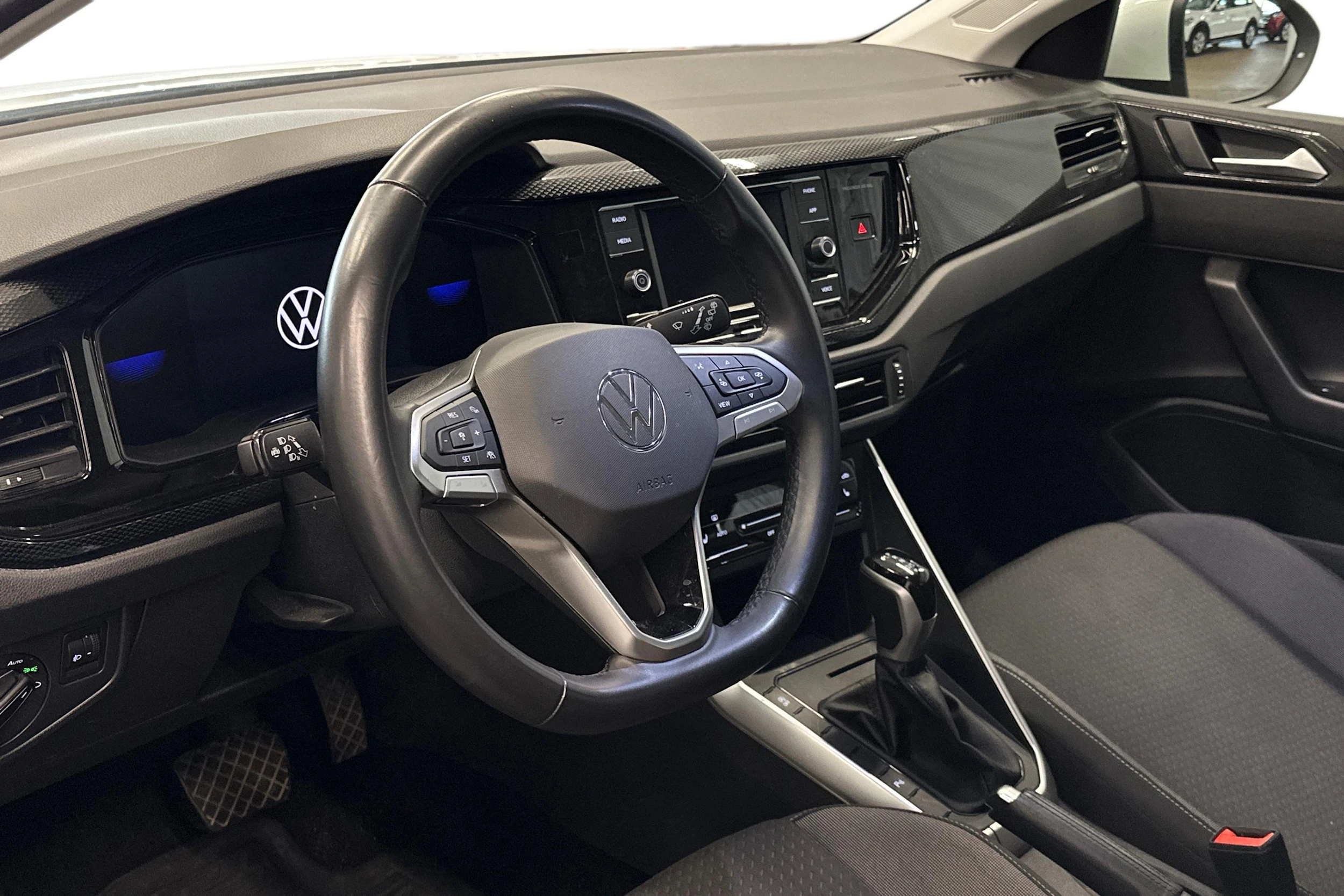 valkoinen Volkswagen Taigo 2024 kuva 3.