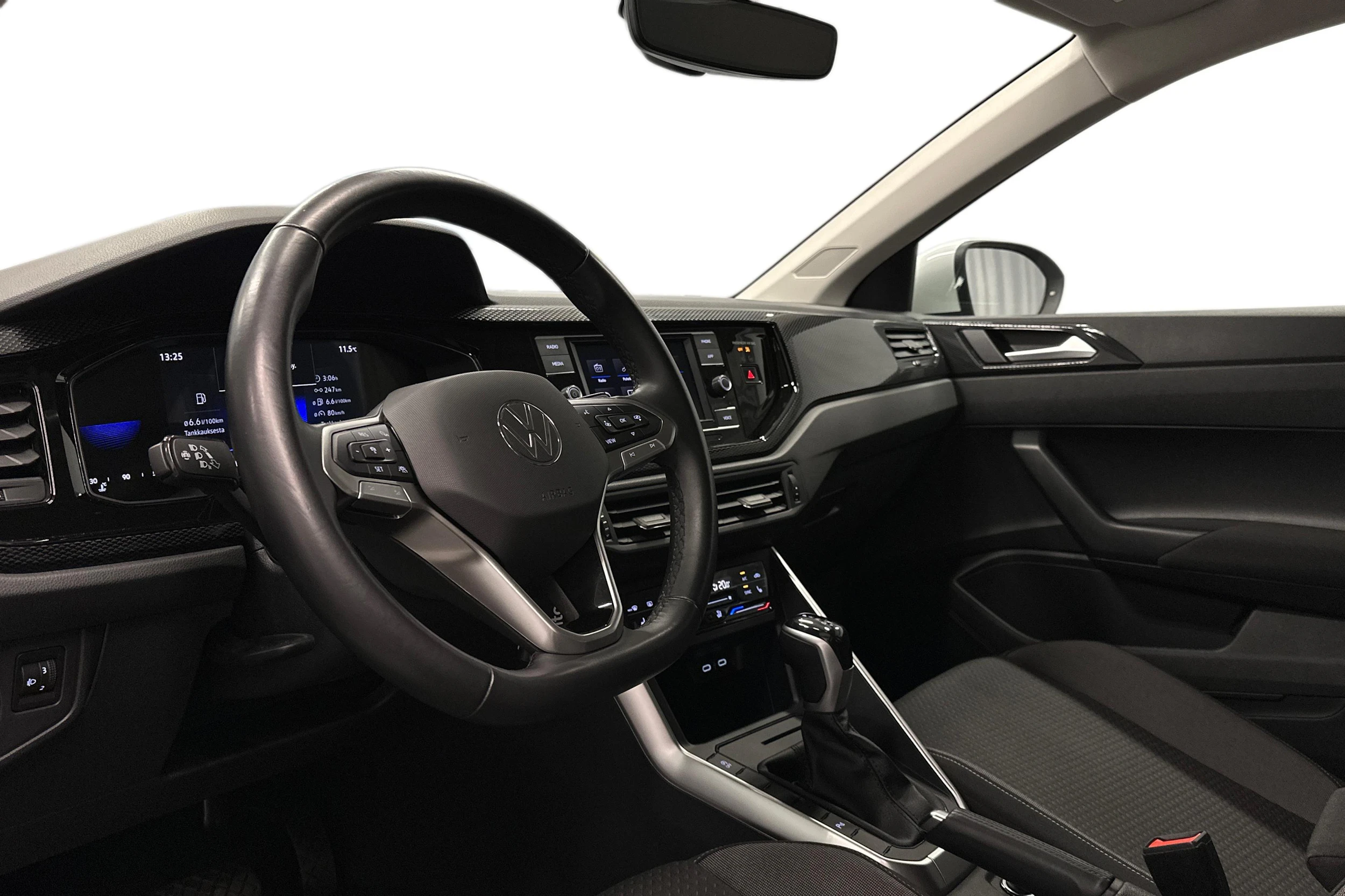 valkoinen Volkswagen Taigo 2024 kuva 6.