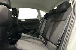 valkoinen Volkswagen Taigo 2024 kuva 8.