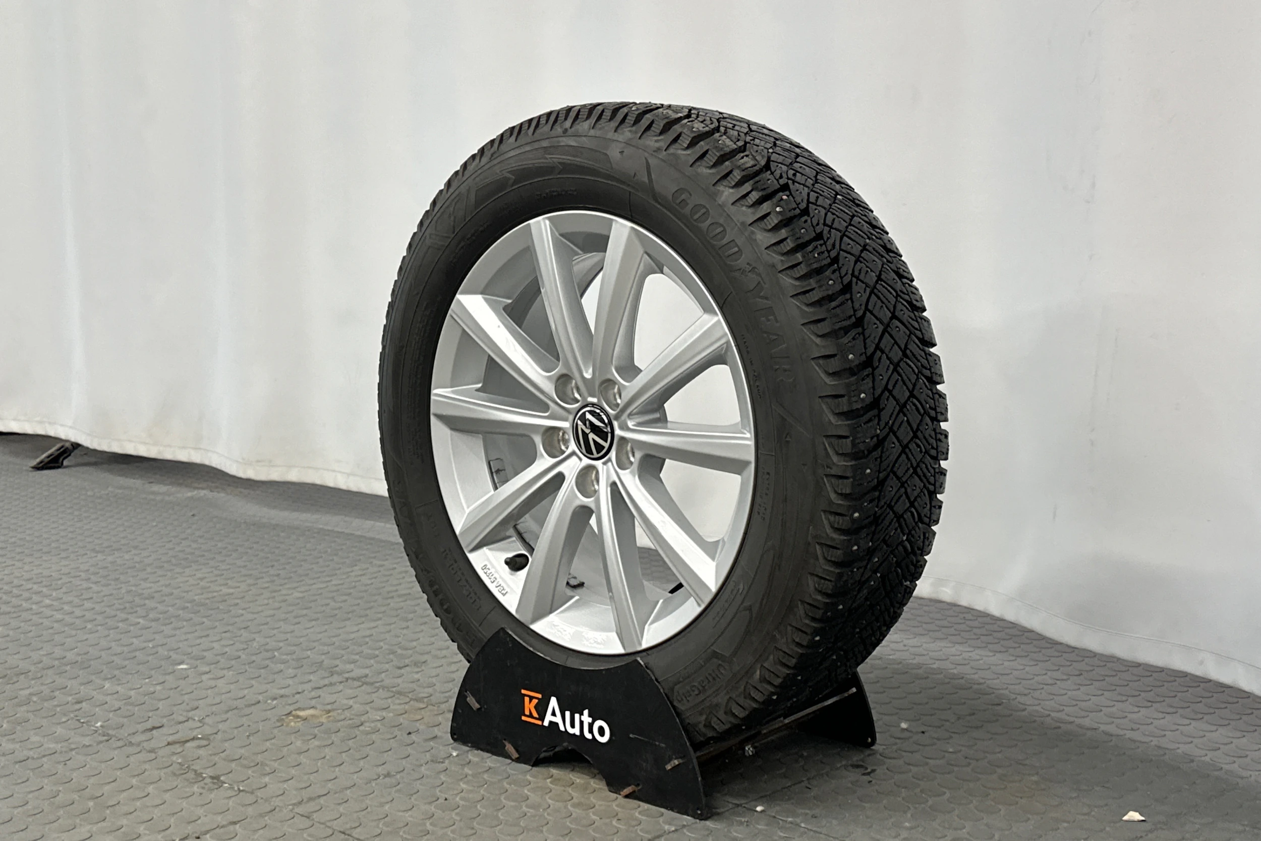 valkoinen Volkswagen Taigo 2024 kuva 10.