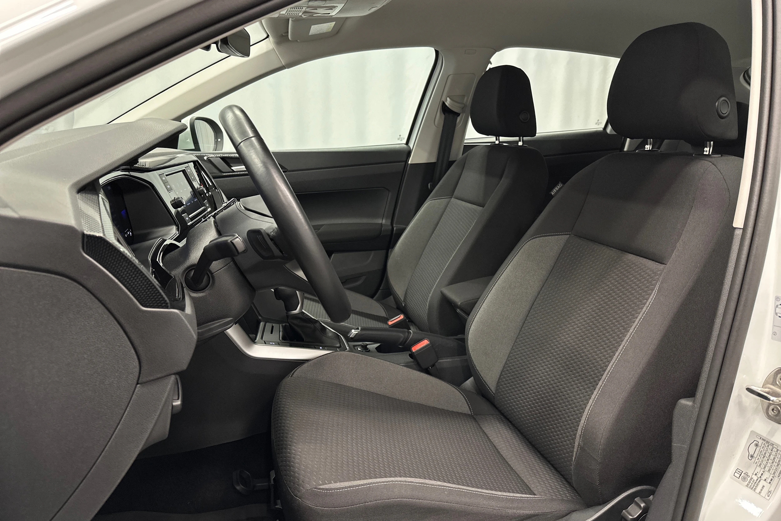 valkoinen Volkswagen Taigo 2024 kuva 12.