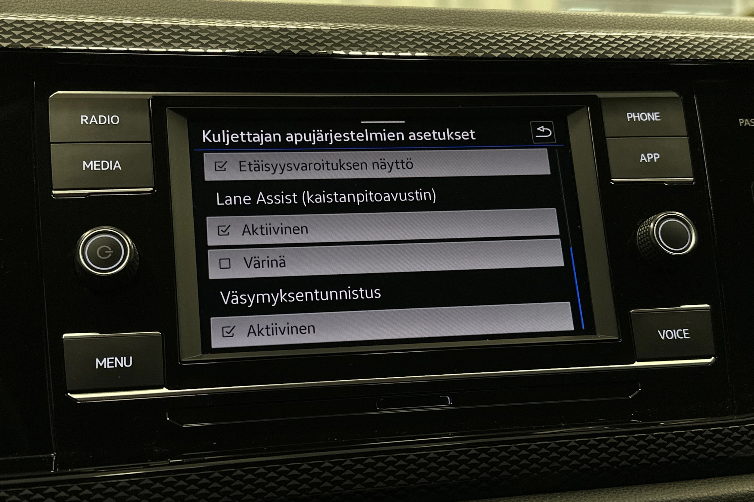 valkoinen Volkswagen Taigo 2024 kuva 19.