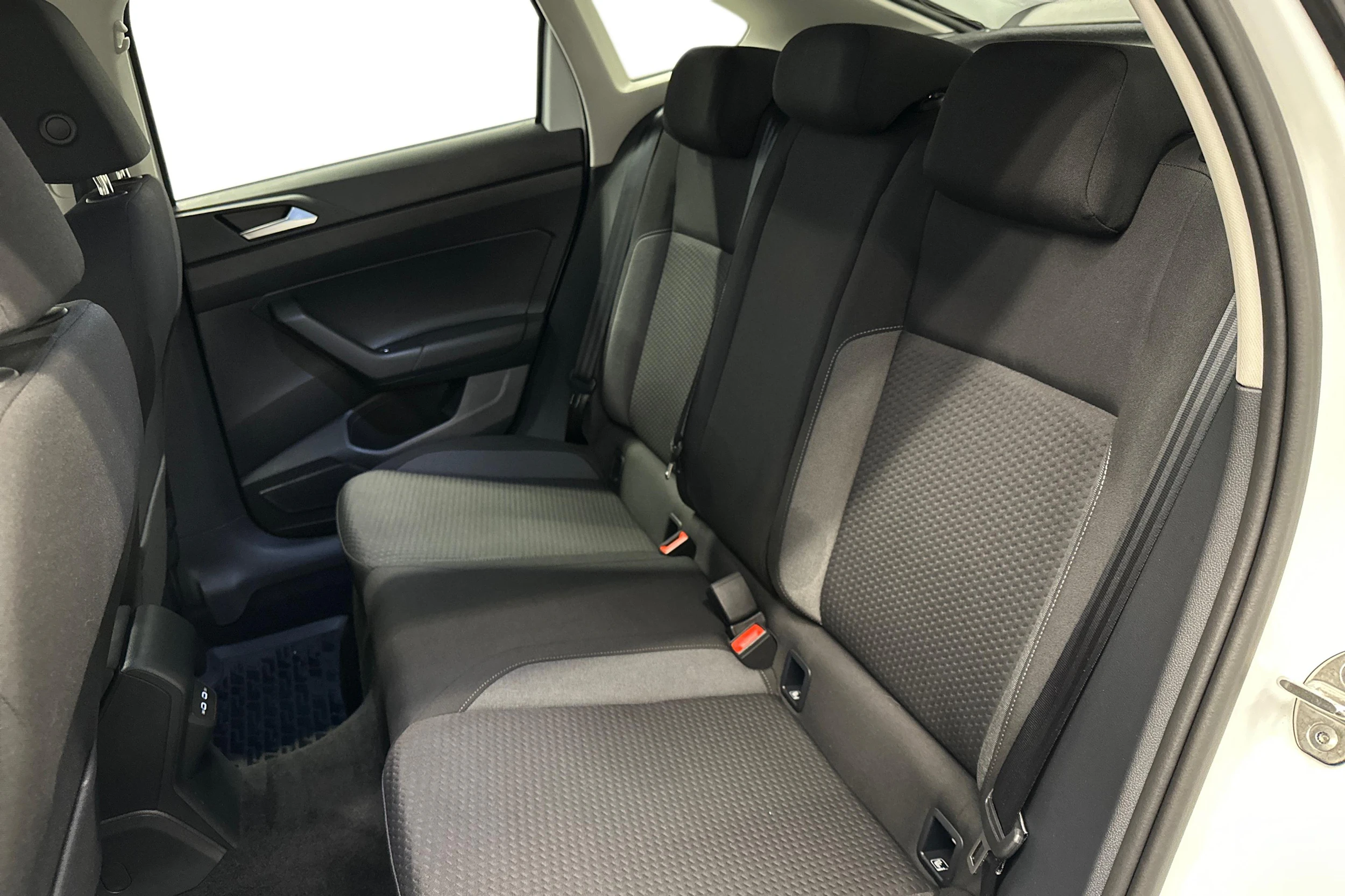 valkoinen Volkswagen Taigo 2024 kuva 8.