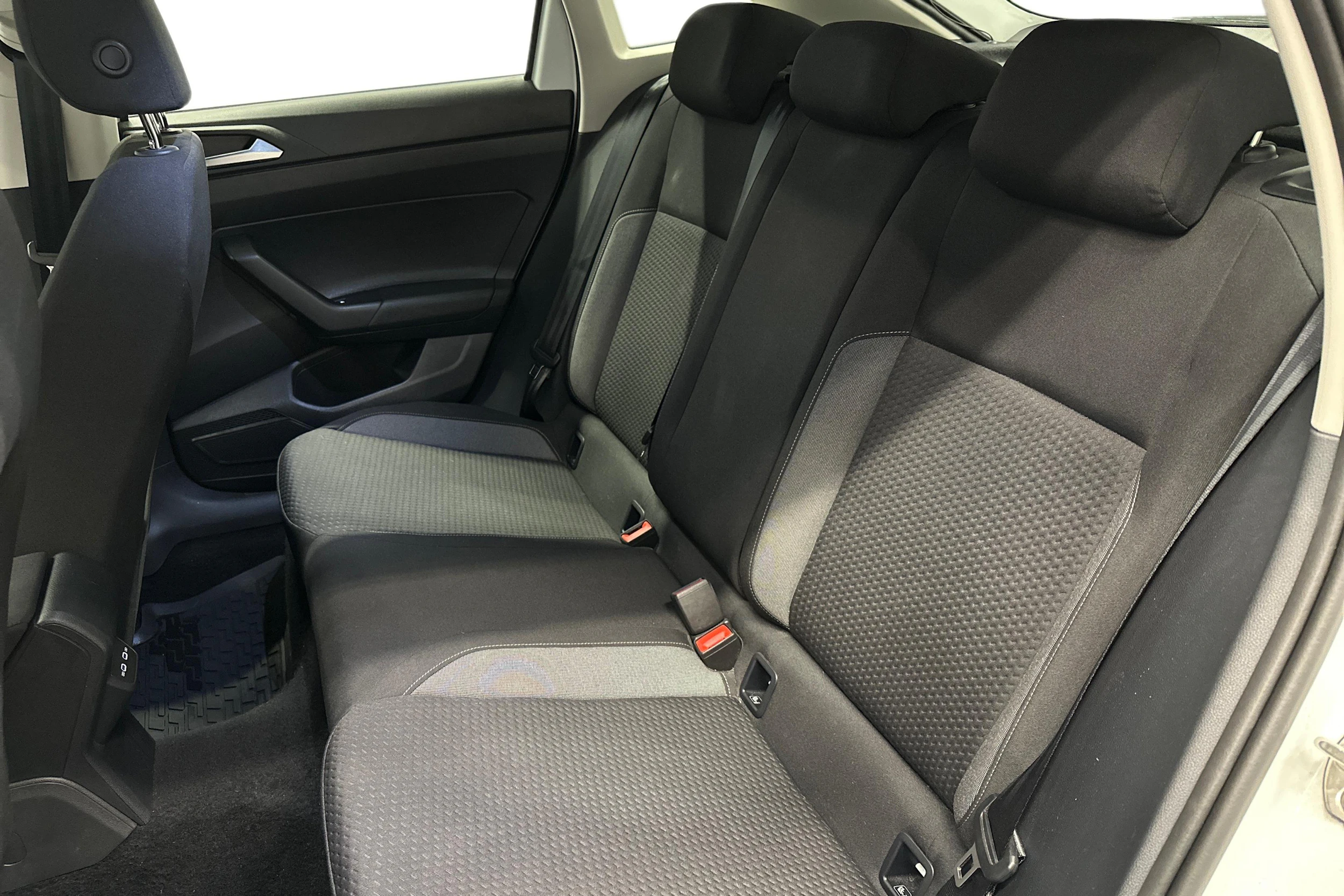 valkoinen Volkswagen Taigo 2024 kuva 8.