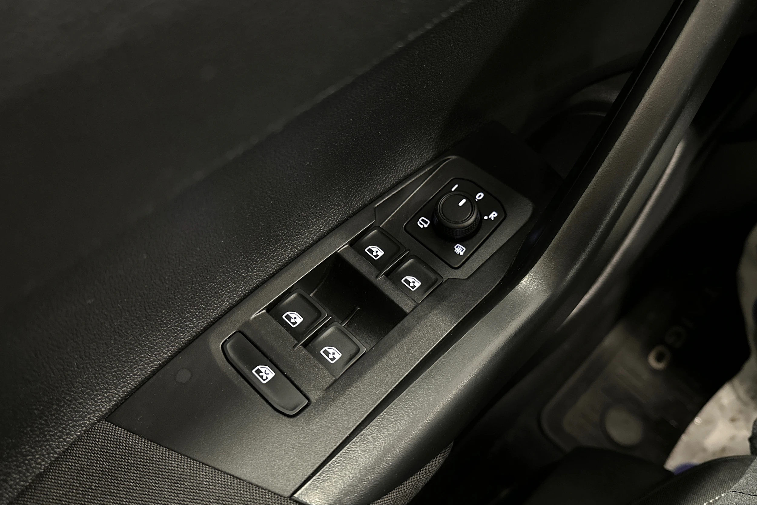 valkoinen Volkswagen Taigo 2024 kuva 15.