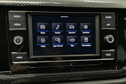 valkoinen Volkswagen Taigo 2024 kuva 16.