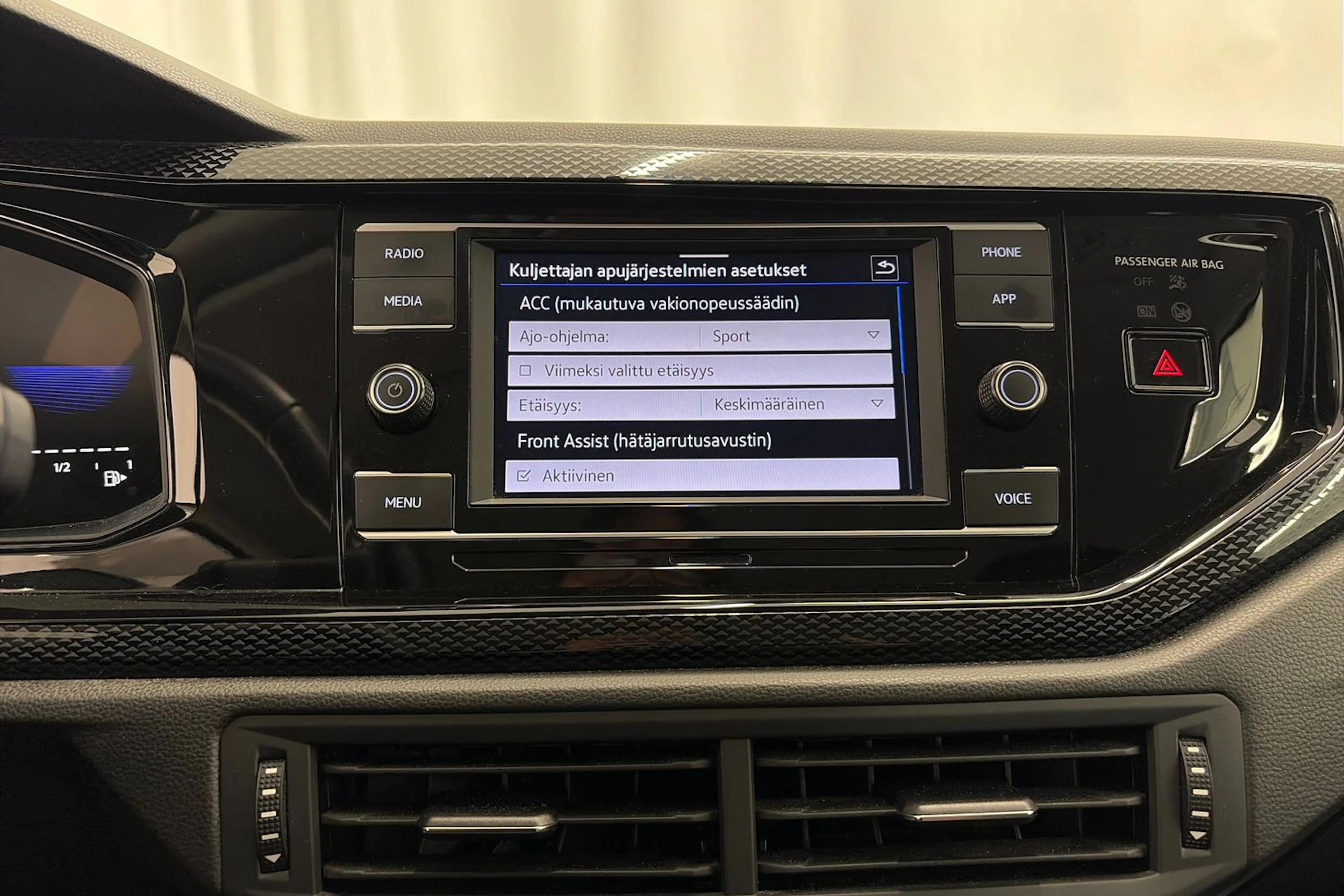 valkoinen Volkswagen Taigo 2024 kuva 18.