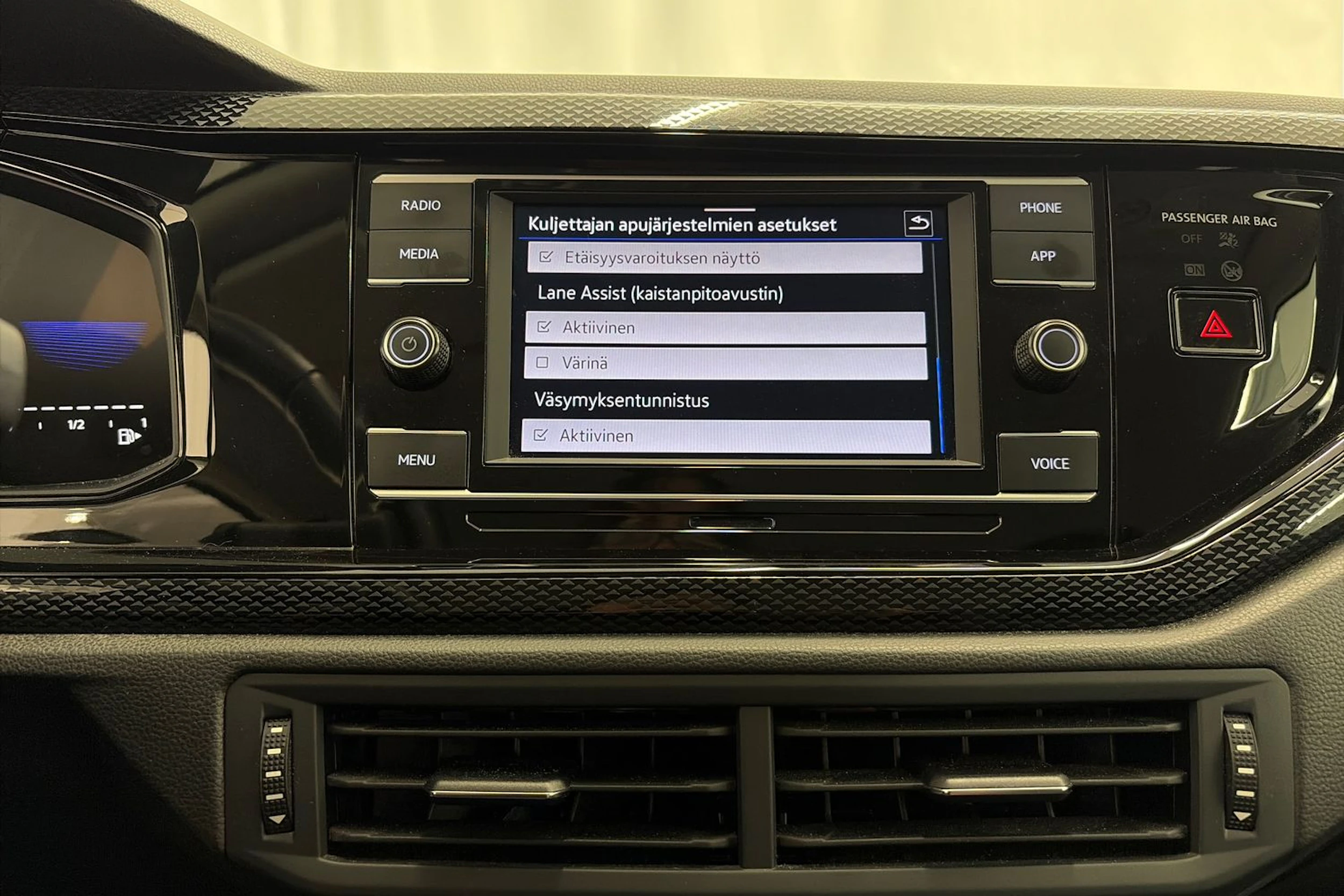 valkoinen Volkswagen Taigo 2024 kuva 19.